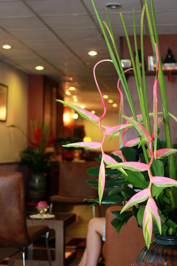 Travel Lodge Surawong (Adults Only) Бангкок Екстер'єр фото