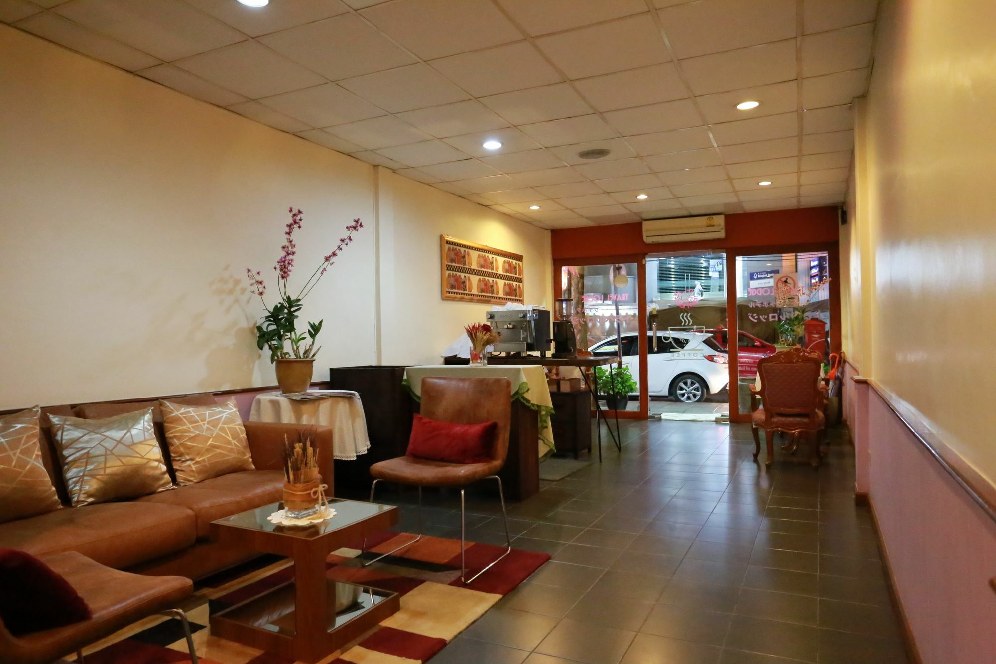 Travel Lodge Surawong (Adults Only) Бангкок Екстер'єр фото