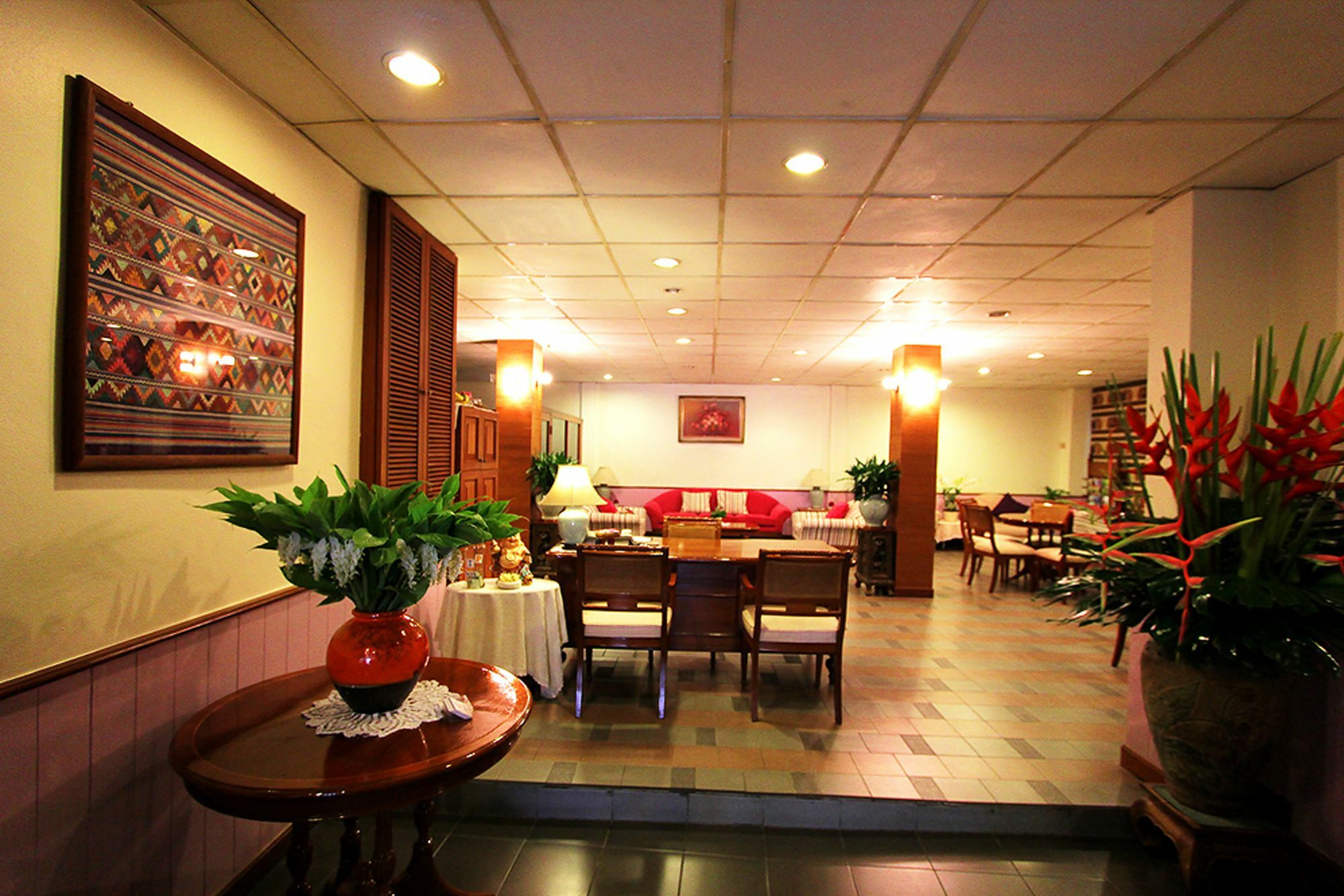 Travel Lodge Surawong (Adults Only) Бангкок Екстер'єр фото
